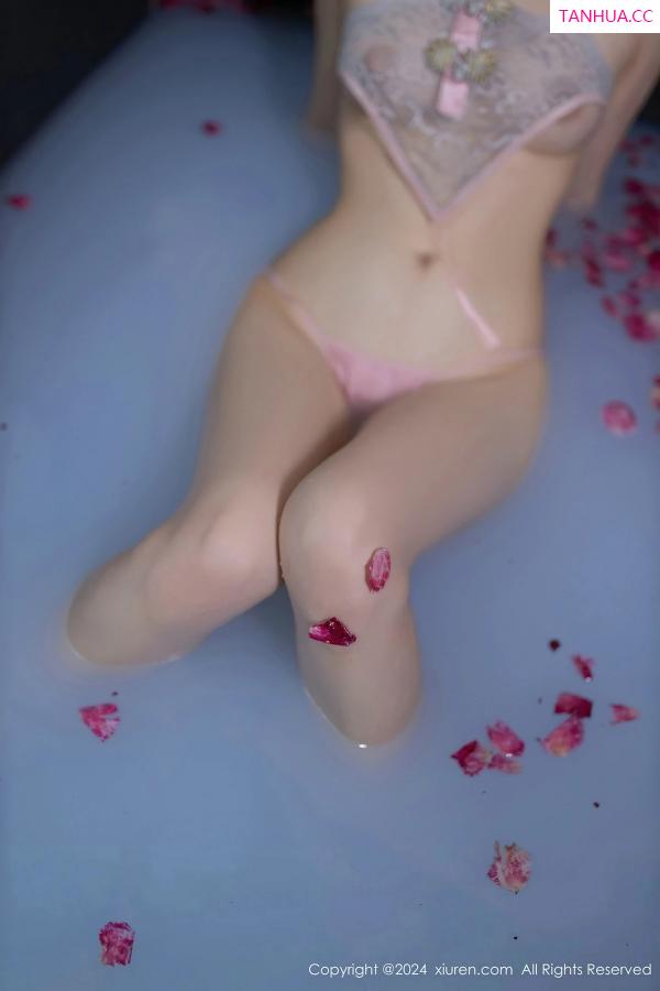 鱼子酱fish  [XiuRen]高清写真图 2024.04.19 No.8428 鱼子酱Fish 美腿性感第64张图片